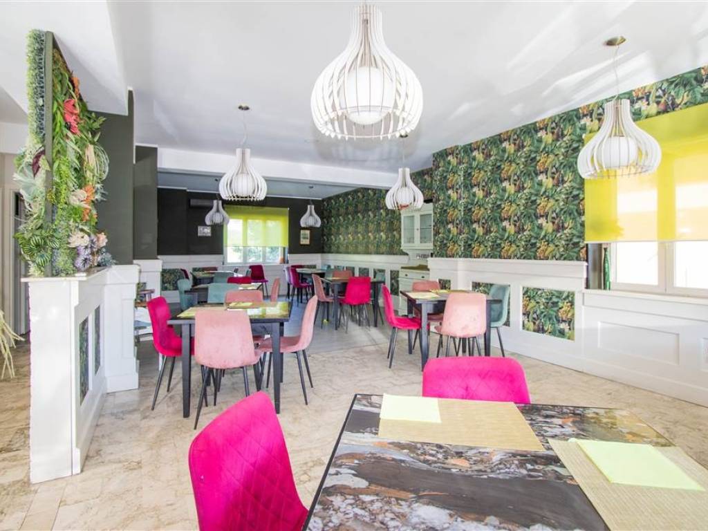 negozio in vendita ad Atina