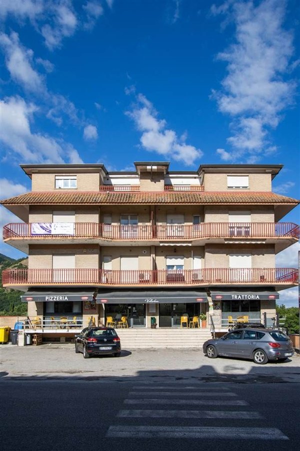 negozio in vendita ad Atina