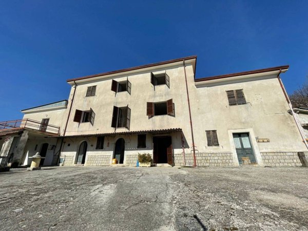 casa indipendente in vendita ad Atina