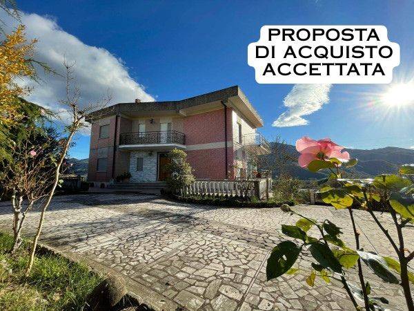 casa indipendente in vendita ad Atina