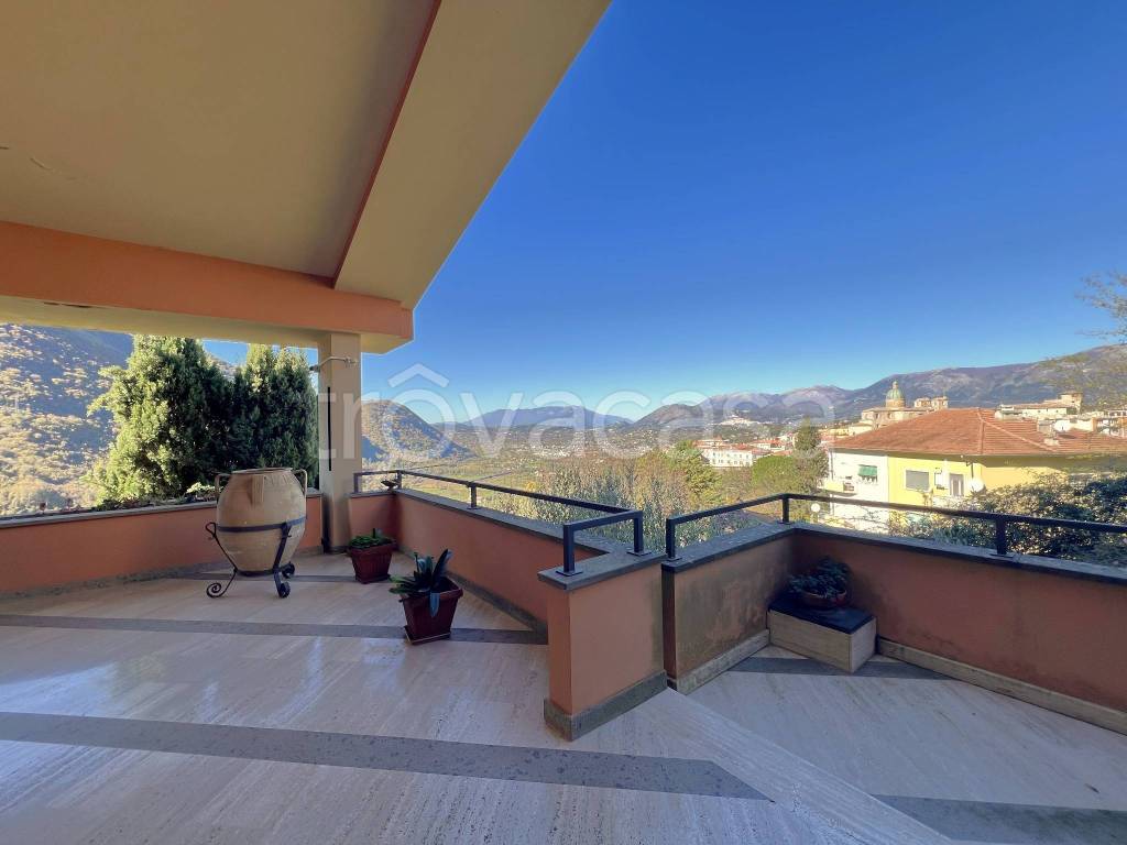 casa indipendente in vendita ad Atina