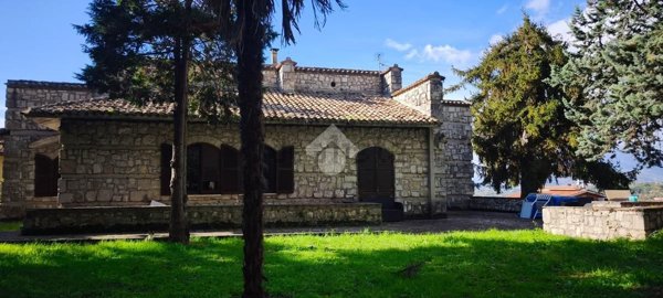 casa indipendente in vendita ad Atina