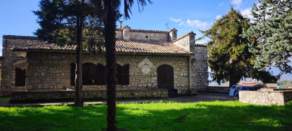 casa indipendente in vendita ad Atina