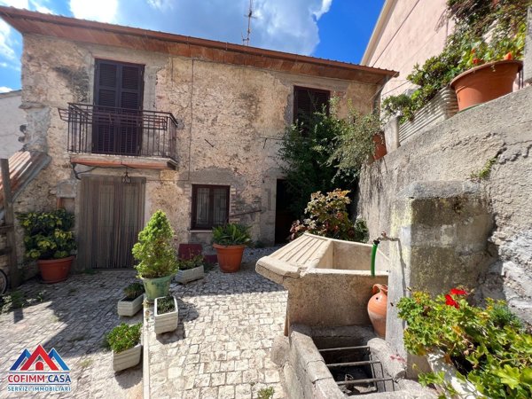 casa semindipendente in vendita ad Atina