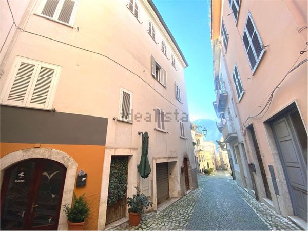 appartamento in vendita ad Atina