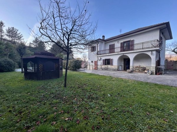 casa indipendente in vendita ad Atina