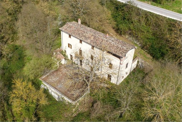 casa indipendente in vendita ad Atina