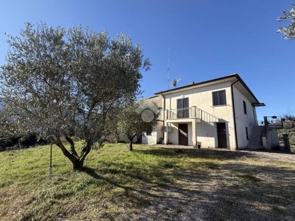 casa indipendente in vendita ad Atina