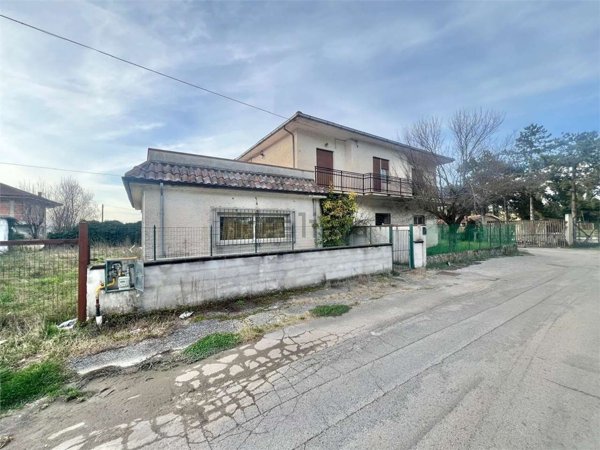 casa indipendente in vendita ad Atina