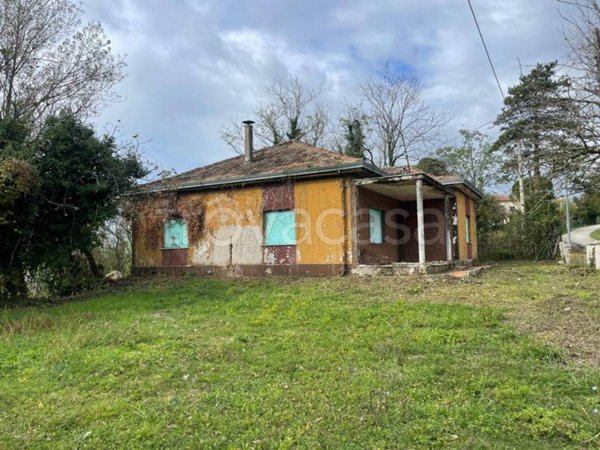 casa indipendente in vendita ad Atina in zona Colle Alto