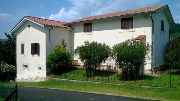 casa indipendente in vendita ad Atina