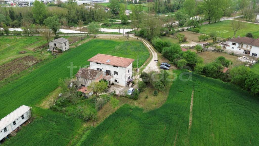 casa indipendente in vendita ad Atina