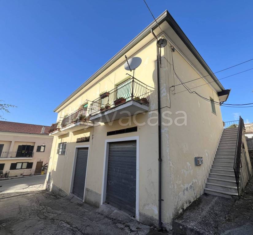 appartamento in vendita ad Atina in zona Colle Melfa