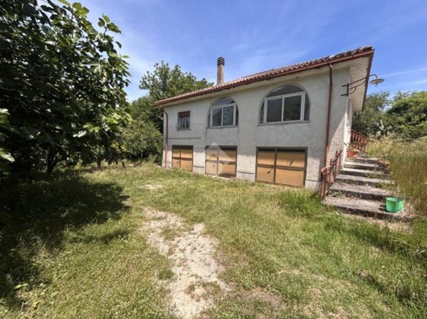 casa indipendente in vendita ad Atina in zona San Marciano