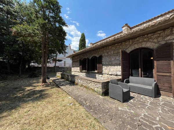 casa indipendente in vendita ad Atina
