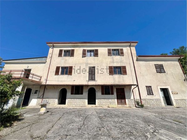 casa indipendente in vendita ad Atina in zona San Marciano