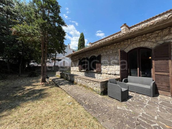 casa indipendente in vendita ad Atina