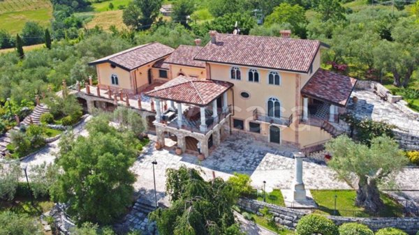 villa in vendita ad Atina in zona San Marciano
