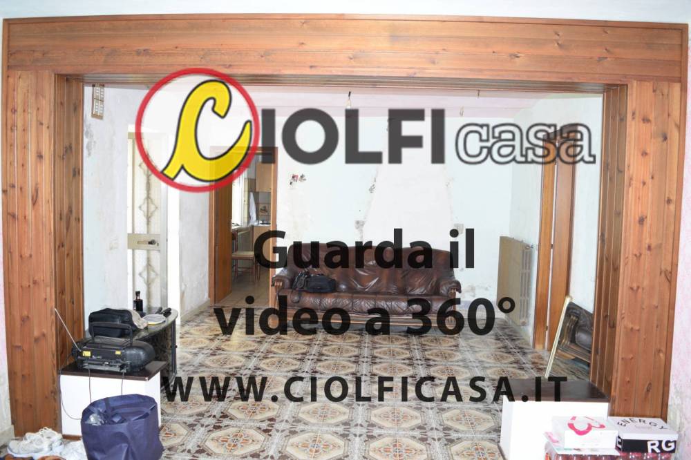 casa indipendente in vendita ad Atina in zona Le Sode