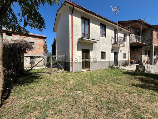 appartamento in vendita ad Atina in zona San Marciano