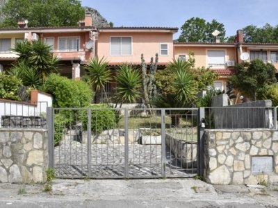 casa indipendente in vendita ad Ausonia