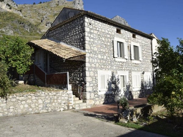 casa indipendente in vendita ad Ausonia