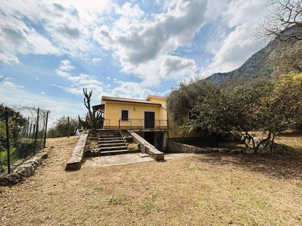 casa indipendente in vendita ad Ausonia