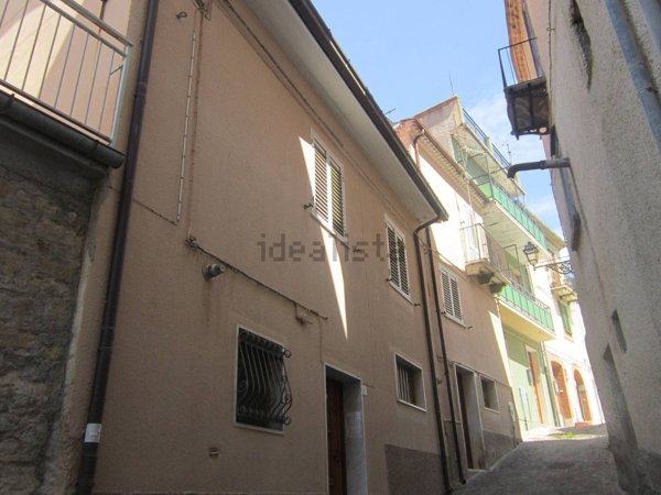 casa indipendente in vendita a Belmonte Castello