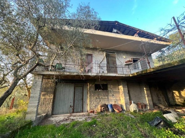 casa indipendente in vendita a Boville Ernica in zona San Lucio