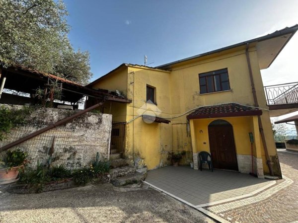 casa indipendente in vendita a Boville Ernica in zona Santa Elisabetta
