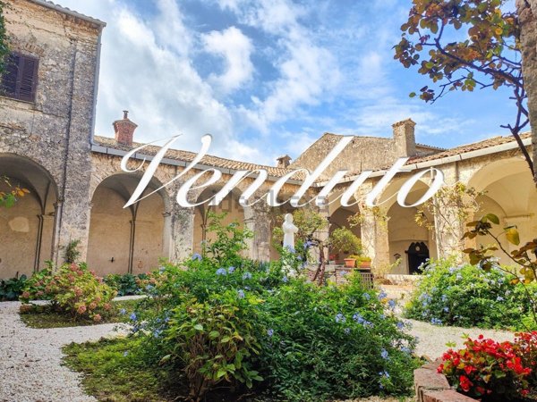 casa indipendente in vendita a Boville Ernica in zona Castello