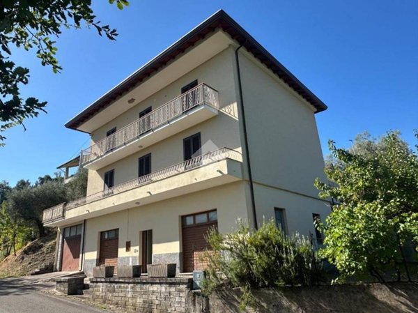 casa indipendente in vendita a Boville Ernica in zona Madonna delle Grazie