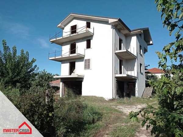 casa indipendente in vendita a Broccostella