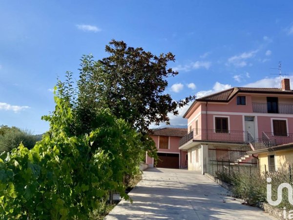 casa indipendente in vendita a Broccostella