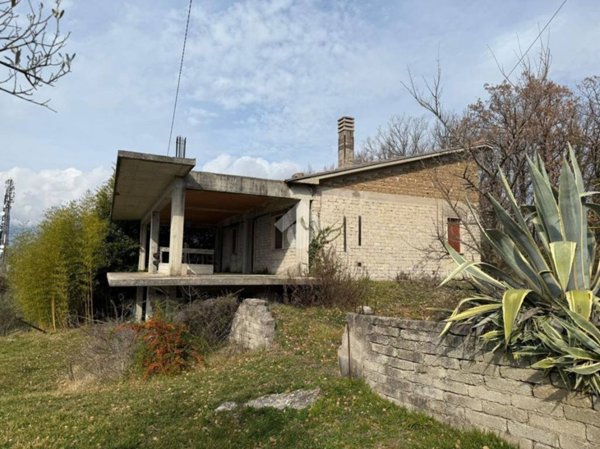 casa indipendente in vendita a Broccostella