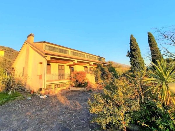 casa indipendente in vendita a Broccostella
