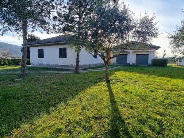 casa indipendente in vendita a Broccostella