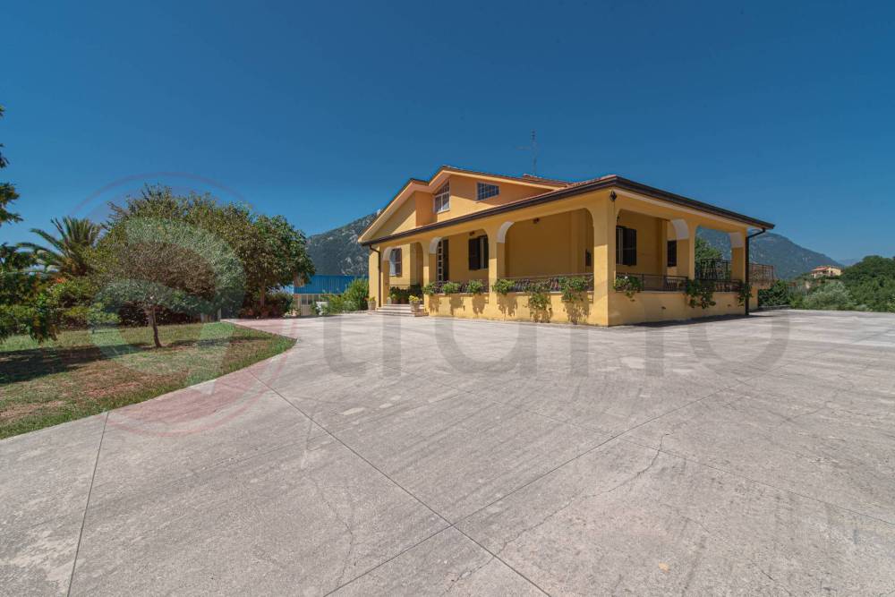 casa indipendente in vendita a Broccostella