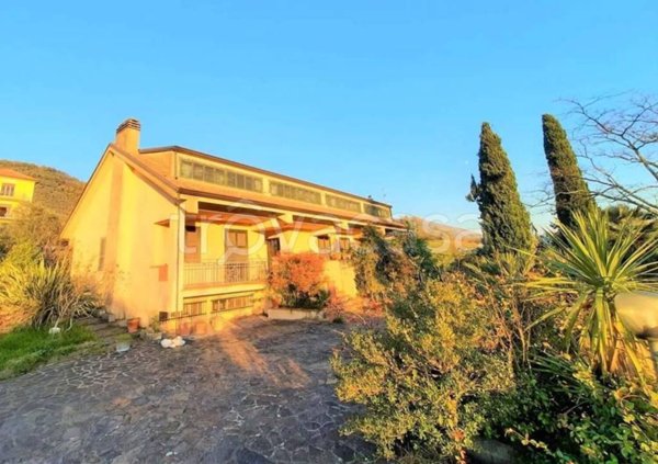 casa indipendente in vendita a Broccostella