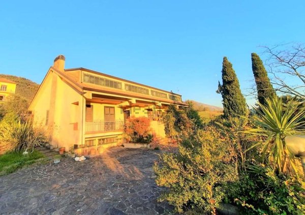 casa indipendente in vendita a Broccostella