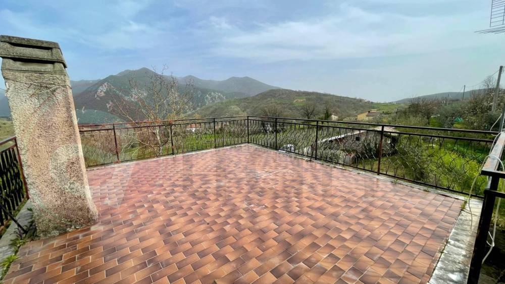 casa indipendente in vendita a Broccostella