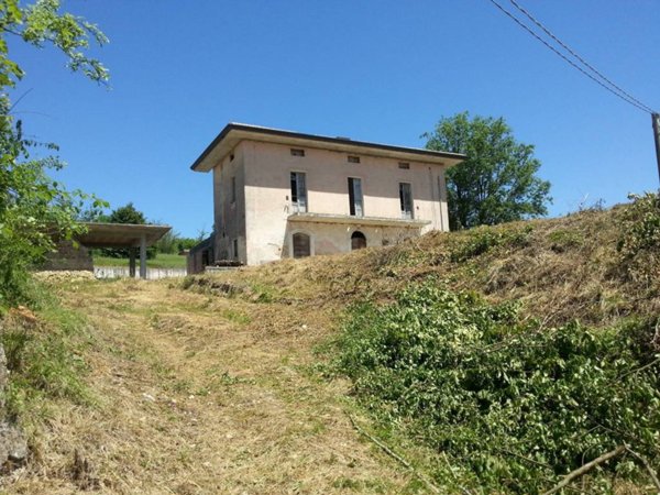 casa indipendente in vendita a Broccostella