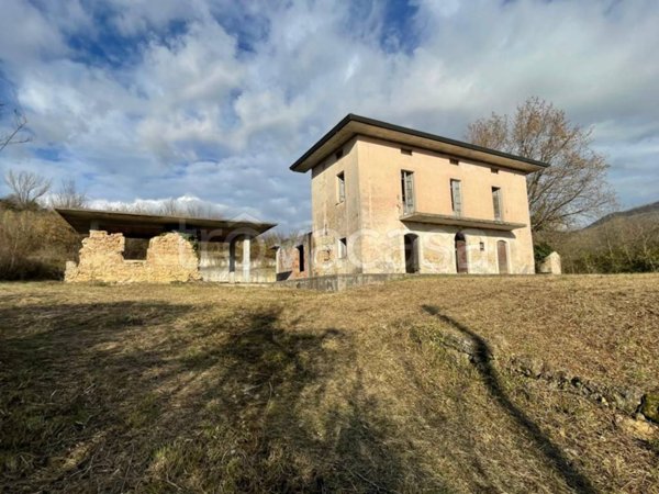 casa indipendente in vendita a Broccostella