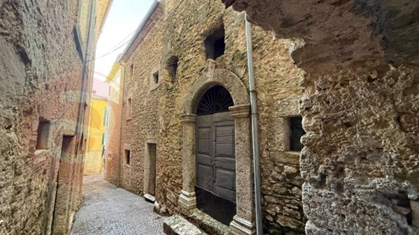 casa indipendente in vendita a Broccostella