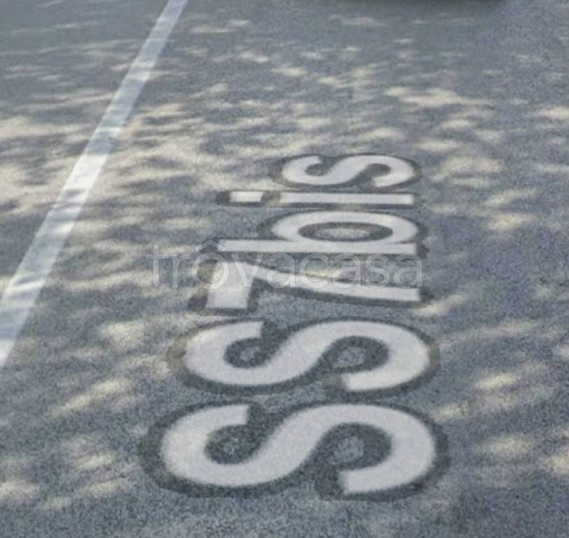 locale commerciale in vendita a Broccostella