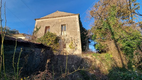 casa indipendente in vendita a Broccostella