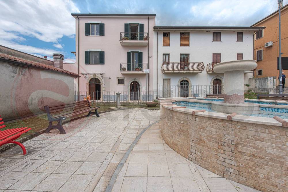 casa indipendente in vendita a Broccostella