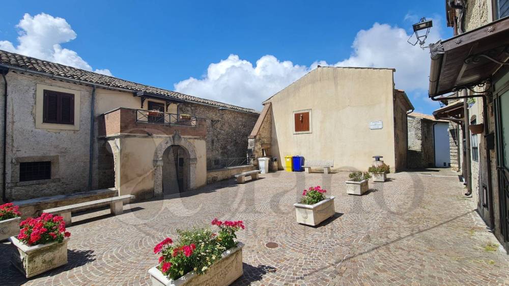 casa indipendente in vendita a Broccostella