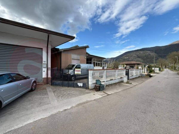 casa indipendente in vendita a Broccostella