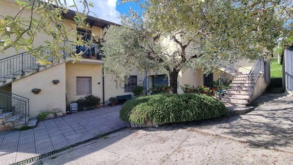 casa semindipendente in vendita a Broccostella